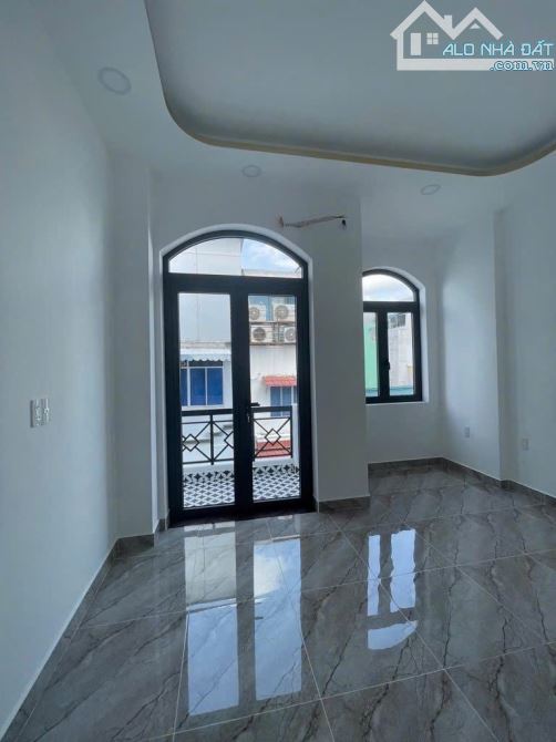NHÀ 4 TẦNG GIÁP QUẬN 4, VỊ TRí ĐẸP - CHỈ 7,6 TỶ - 7