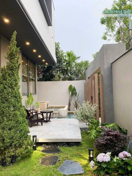Bán căn VILLA có hồ bơi ngay sát sông, cạnh Lãnh sự quán Trung Quốc. Khu Nam Việt Á - 8