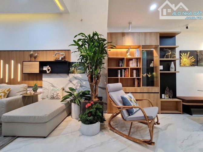 🏡CHỐT LIỀN TAY CĂN NHÀ hẻm oto tại Cao Thắng, P15, Q10/ 38m2 KC: 1T2L - 3 tỷ 8/ sổ hồng - 8