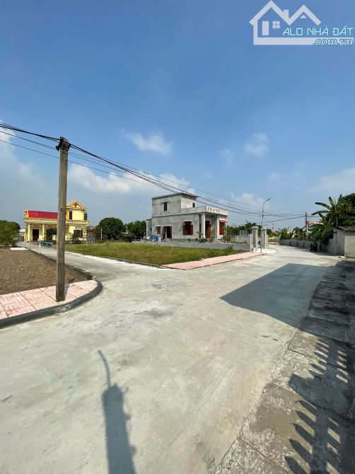 ĐẤT NỀN QUẤT LÂM RÁ RẺ - CHỈ 1 TỶ/ LÔ RẺ NHẤT THỊ TRƯỜNG