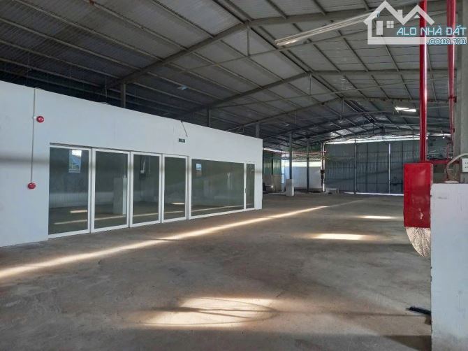 3.300m2. 120tr/tháng. Pccc đầy đủ. Sẵn Văn Phòng. Tải 5T. Kinh doanh đa ngành