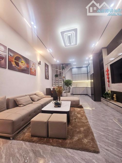 Bán nhà 4 tầng 42m ngõ 281 Trương Định