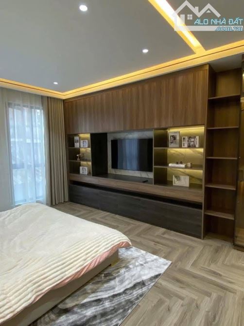 Bán nhà  Mỹ Đình - Lô Góc - Ô Tô đỗ Cửa - 42m2 - Mt4m - Nội Thất VIP Giá 7 Tỷ 85