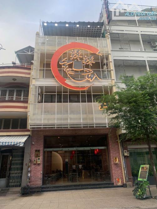 Cho thuê MT 26-28 Tản Đà, P10 Quận 5. DT 7x20m 4 tầng có TM