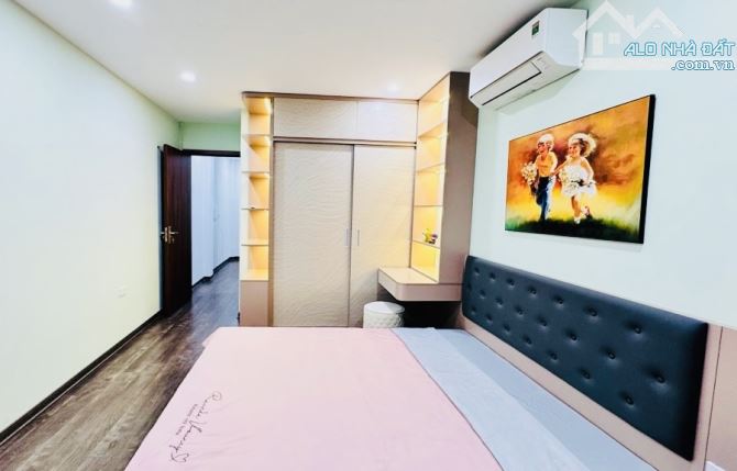 Bánn Đất tặng nhà 3 tầng kinh doanh sầm uất ngày đêm 3 ô tô tránh nhau trước nhà Cổ Điển - 1