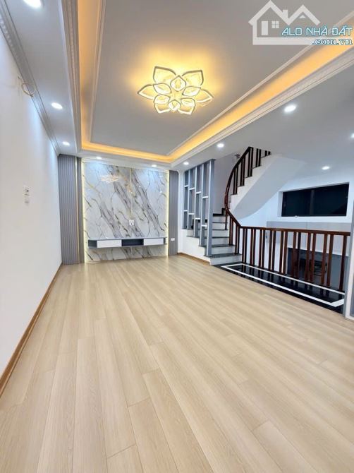 BÁN NHÀ 5 TẦNG - 45.5M² - VĨNH QUỲNH, THANH TRÌ - GIÁ CHỈ 5.95 TỶ - 1