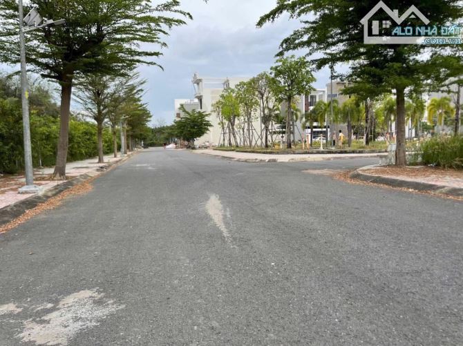 Thanh lý lô đất 95m2 giá 28tr/m bớt ít lộc nằm mặt tiền đường kinh doanh buôn bán tấp nập - 1