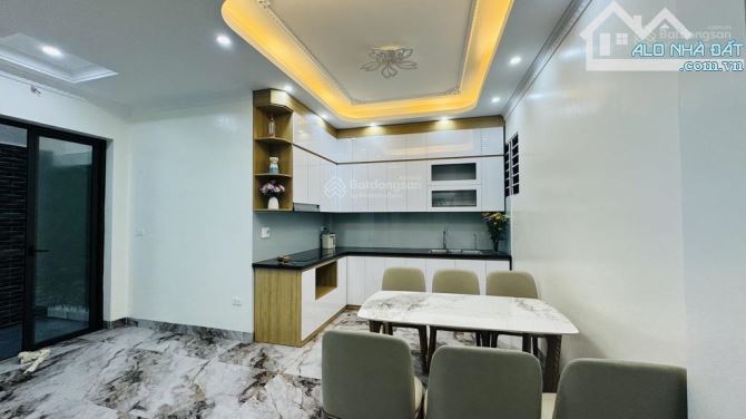 Bán nhà siêu rộng, siêu rẻ, phố Vip Thanh Xuân, thoáng sáng, dân xây, 68m2x4t, chỉ 10 tỉ - 1