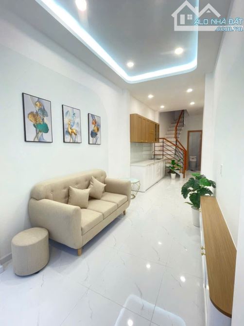 CHỈ 4.45 TỶ CÓ NGAY SIÊU PHẨM 3 TẦNG MT NGUYỄN DUY, P3, DTSD 90M2