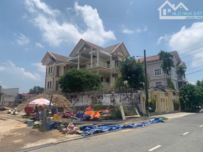 Bán biệt thự 2 lầu hoàn công mặt tiền phạm công trứ Cồn Khương dt 20x40 hướng ĐN lộ 21m - 1