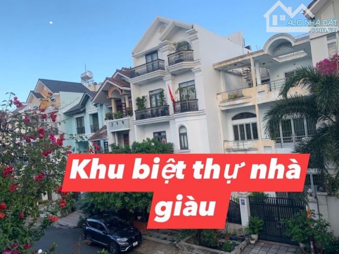 Khu biệt thự bên sông đường số 10 Hiệp Bình Chánh. Ra Phạm Văn Đồng 500m, sân bay 15 phút - 1