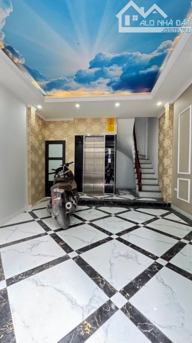 BÁN CĂN NHÀ 7 TẦNG - DT 45M - P.KHƯƠNG HẠ - Ô TÔ VÀO NHÀ - NGÕ THÔNG - Ở ĐẲNG CẤP - 1