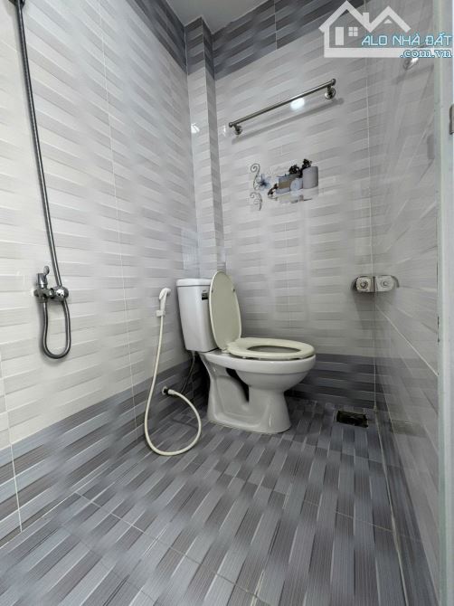 Lũy Bán Bích Tân Phú 42m2 5 tầng giá chỉ 6.x. tỷ - 1