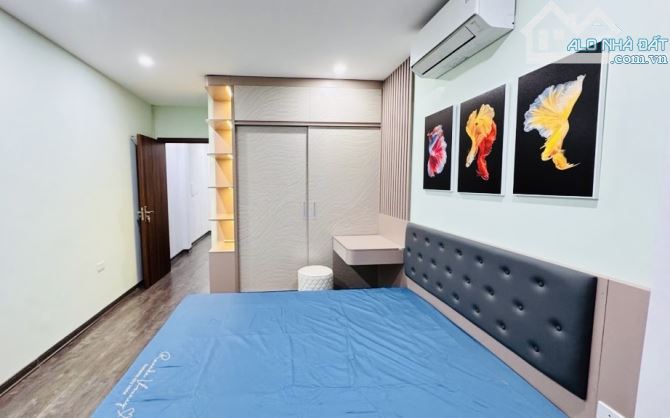 Bánn Đất tặng nhà 3 tầng kinh doanh sầm uất ngày đêm 3 ô tô tránh nhau trước nhà Cổ Điển - 2