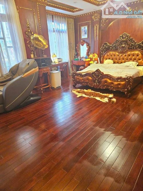 Biệt Thự Siêu Sang Trọng Dát Vàng Vĩnh Phúc Ba Đình 180m2x4T, mt 8.2m, 54 tỷ 5 - 2