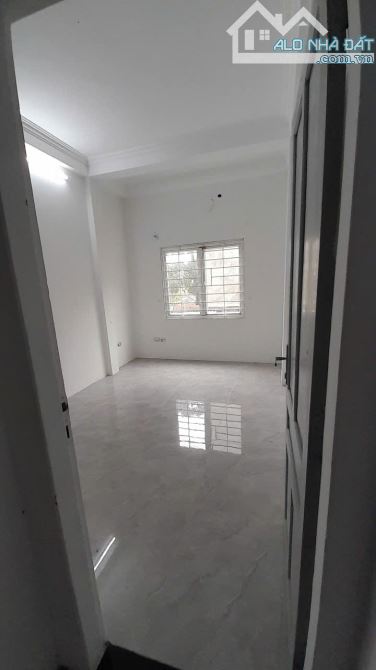 Nhà mặt ngõ 2 phố Hoàng Sâm, Diện tích 50 m2 x 4.5 tầng, nhà mới, đường rộng có hè để ô tô - 2