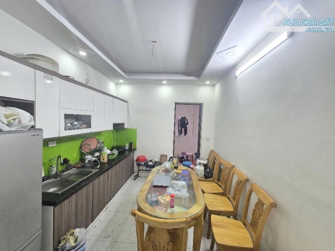 BÁN NHÀ PHỐ MÌNH KHAI,56M,3T,MT 3,5M, GIÁ 7,3TỶ,XE 3 GÁC QUA CỬA. - 2
