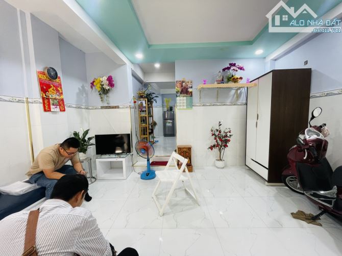 ngay Coopmart Phan Văn Hớ, kẾ  Dương Thị Giang, 45M2, 4T, NHỈNH 3 TỶ - 2