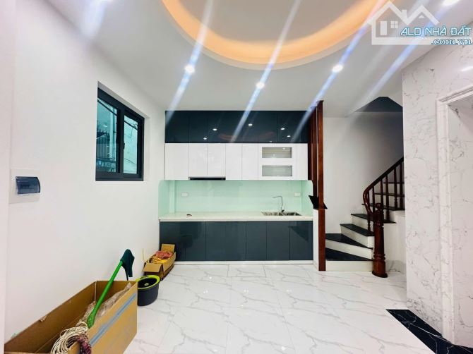 NHÀ LÔ GÓC GIÁP BÁT – 50M² – Ô TÔ VÀO NHÀ - 6 TẦNG – THANG MÁY – NỘI THẤT CAO CẤP - 2