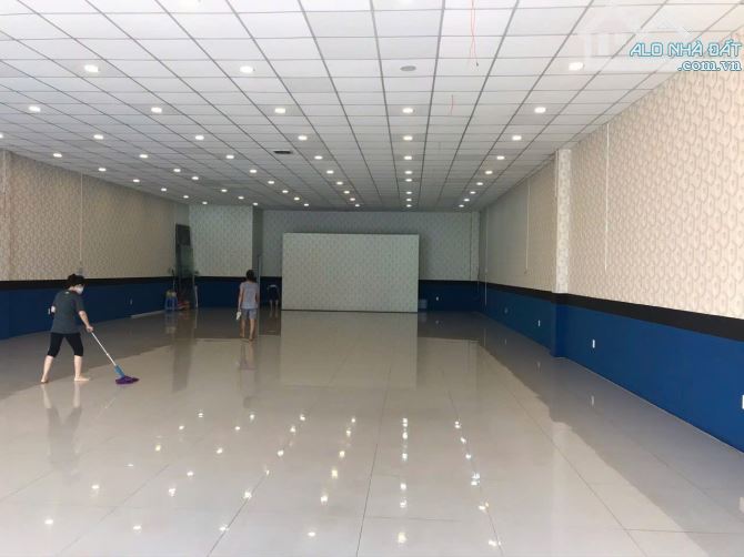 Cho thuê nhà nguyên căn mặt tiền đường Hòa Bình 10x27 1 trệt 1 lầu - 2