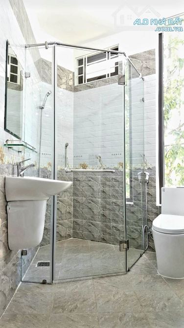 Bán nhà 3 tầng đường 40m 2 tháng 9 mặt tiền gần 12m kinh doanh siêu tốt giá hơn 7 tỷ - 2