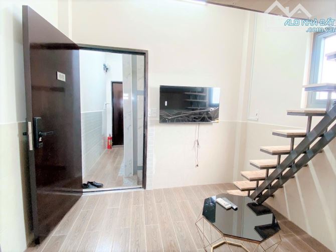 Quận 7 - Đường Nguyễn Thị Thập - Nhà 47m2 xây 5 tầng - đang làm CHDV - Chỉ: 7.5 T ỷ. - 2