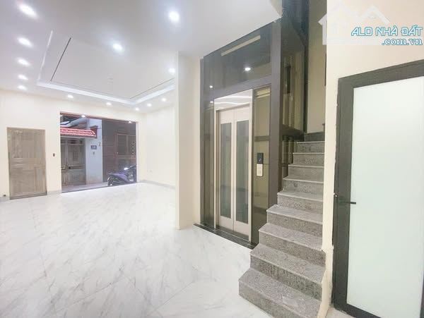 Bán Nhà Mới 39m2 - 5T- Hà Cầu- ô tô đỗ cửa- Đường rộng thông- Có Thang Máy- Nhỉnh 10 tỷ - 3