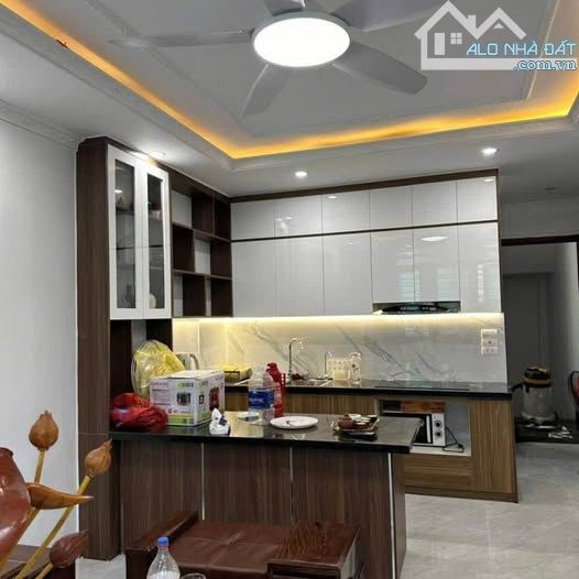 NHÀ ĐẸP LẠC LONG QUÂN - 50m2 - 6T - Ô TÔ - THANG MÁY - 11.5TỶ - 3