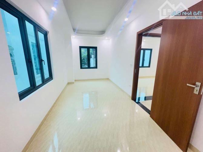 NHÀ LÔ GÓC GIÁP BÁT – 50M² – Ô TÔ VÀO NHÀ - 6 TẦNG – THANG MÁY – NỘI THẤT CAO CẤP - 3