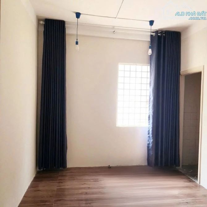 C/C Cao Thắng Q3: Căn Hộ 2PN, Diện tích gần 40m2, View Thoáng, SHR Vĩnh Viễn, Giá Chỉ 2.2 - 3