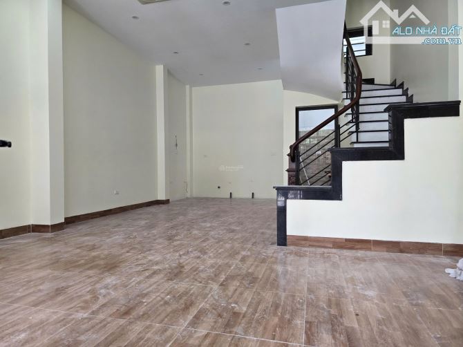 Cho thuê nhà Doãn Kế Thiện Cầu Giấy, dt 120m x 3t, mặt tiền 6.ngõ ô tô tránh, giá 29 triệu - 4