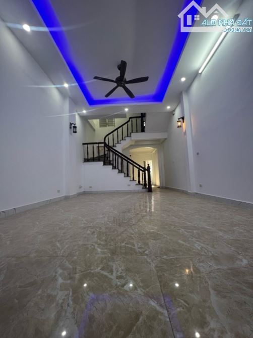 BÁN NHÀ TẠI LĨNH NAM-  NGÕ THÔNG- 7 PHÒNG NGỦ- 53M2- GIÁ 6 TỶ95 - 4
