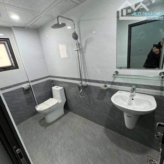 NHÀ ĐẸP LẠC LONG QUÂN - 30m2 - 7.86TỶ - Ô TÔ - NGÕ THÔNG - 4
