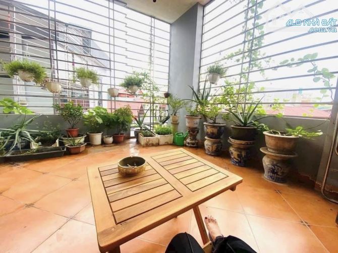 Bán nhà Gần Ngã Tư Sở Ô Tô Vào Nhà 10m Ra Phố 44m2 5 Tầng 4M Mặt tiền Chỉ 11 Tỷ - 4