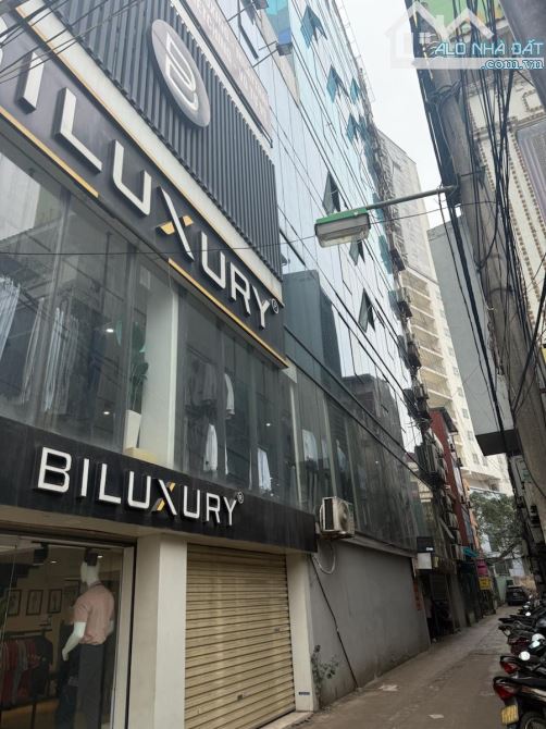 MP Nguyễn Trãi Biulding 12 Tầng DT 228m MT gần 8m lô góc. Dòng tiền 6ty/ nam - 4