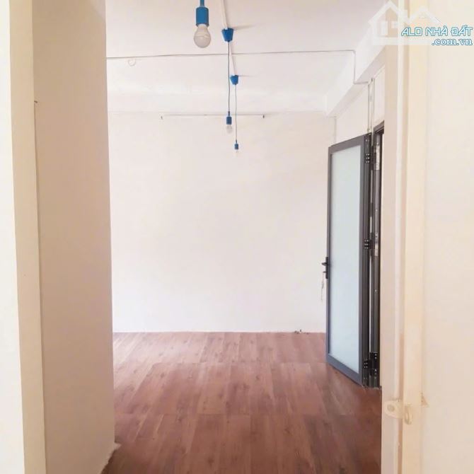 C/C Cao Thắng Q3: Căn Hộ 2PN, Diện tích gần 40m2, View Thoáng, SHR Vĩnh Viễn, Giá Chỉ 2.2 - 4