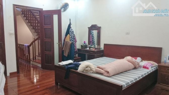 Phố Vũ Tông Phan - 52m2 mặt tiền 4.8m - Chỉ 12.3tỷ - 5