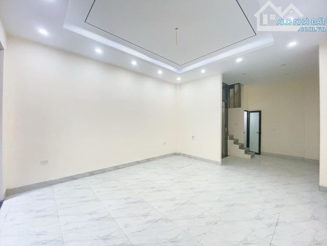 Bán Nhà Mới 39m2 - 5T- Hà Cầu- ô tô đỗ cửa- Đường rộng thông- Có Thang Máy- Nhỉnh 10 tỷ - 5