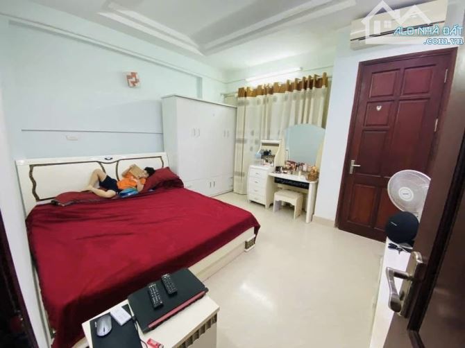 Bán nhà Gần Ngã Tư Sở Ô Tô Vào Nhà 10m Ra Phố 44m2 5 Tầng 4M Mặt tiền Chỉ 11 Tỷ - 5