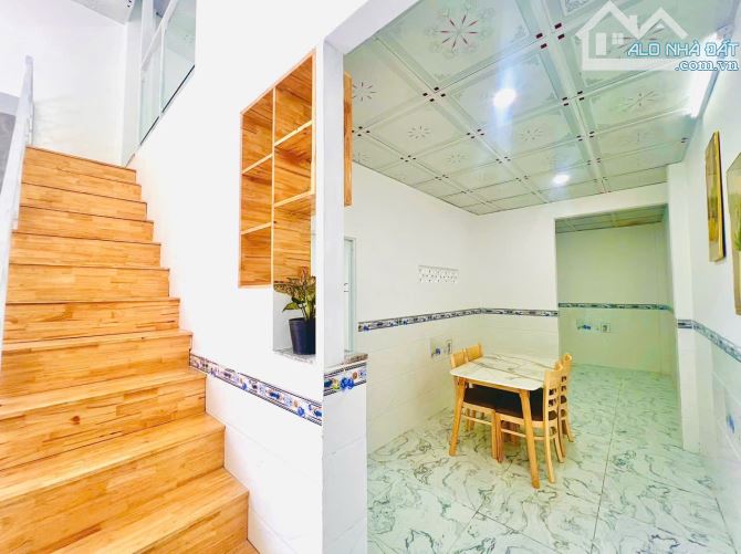 BÁN NHÀ GÁC LỬNG HIỆN ĐẠI – GẦN TRƯỜNG DHCN ĐỒNG NAI THÔNG RA GẦN CHỢ THANH HOÁ - KP4A TD - 6