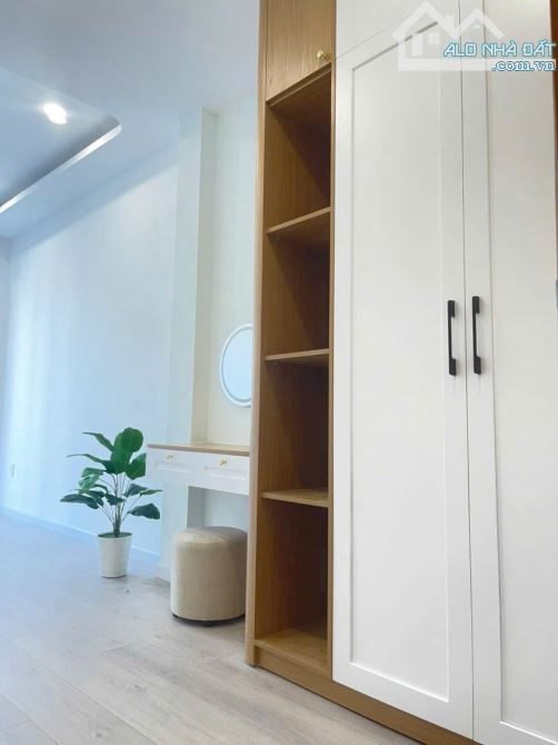 CHỈ 4.45 TỶ CÓ NGAY SIÊU PHẨM 3 TẦNG MT NGUYỄN DUY, P3, DTSD 90M2 - 5