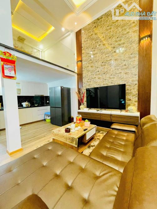 🏡 NHÀ MỚI ĐẸP - TRUNG TÂM HAI BÀ TRƯNG - 10M RA PHỐ - SÂN RỘNG, BA THOÁNG 🌟 - 7