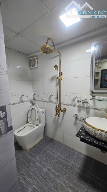 BÁN NHÀ PHỐ HOÀNG HOA THÁM – 76M², 5 TẦNG, MẶT TIỀN 5.2M – NGÕ RỘNG, GẦN Ô TÔ TRÁNH - 8