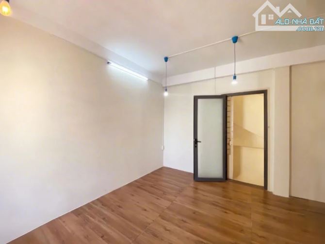 C/C Cao Thắng Q3: Căn Hộ 2PN, Diện tích gần 40m2, View Thoáng, SHR Vĩnh Viễn, Giá Chỉ 2.2 - 8