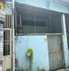 cần bán gấp nhà Tân Phú - dt ngang khủng 10 x 10,5