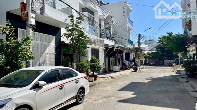 Cần bán lô đất đẹp tại Hồ Sĩ Dương, Vĩnh Hoà, Nha Trang. - Đường nhựa rộng 10m. - 3