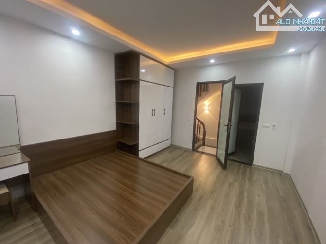 Giá gảm sâu, bán nhà đẹp phố Khương Hạ, 46m², 5 tầng, kinh doanh, đầu tư tốt, chỉ 7 tỷ hơn