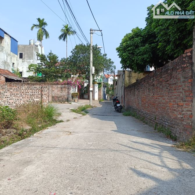 Bán 52m2 đất Lệ Chi, đường 3.8m, ô tô tận đất, sát đường liên xã, đất nở hậu, hướng mát
