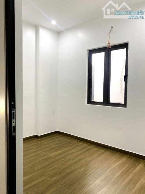 Bán nhà 3 tầng xây mới ngõ 409 Miếu Hai Xã