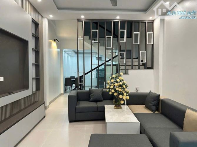 Bán Nhà Hẻm Trần Quốc Toản, Quận 3, 52m², SHR - Giá Siêu Hấp Dẫn 5.2 Tỷ 1T2L4PN Gọi Ngay